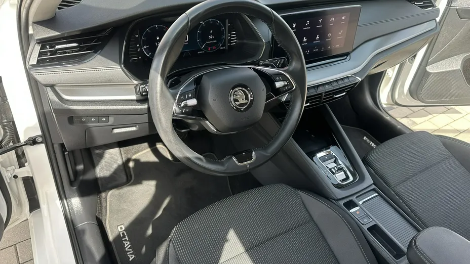 SKODA Octavia -