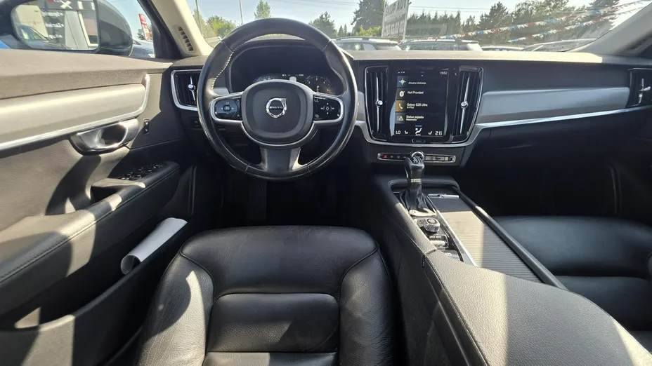 VOLVO V90 -