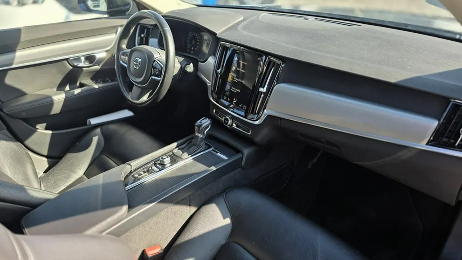 VOLVO V90 -