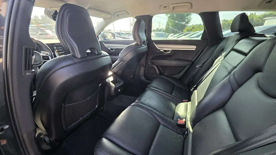 VOLVO V90 -