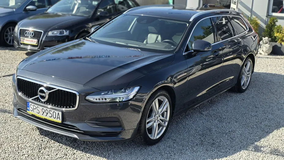 VOLVO V90 -
