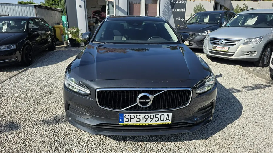 VOLVO V90 -