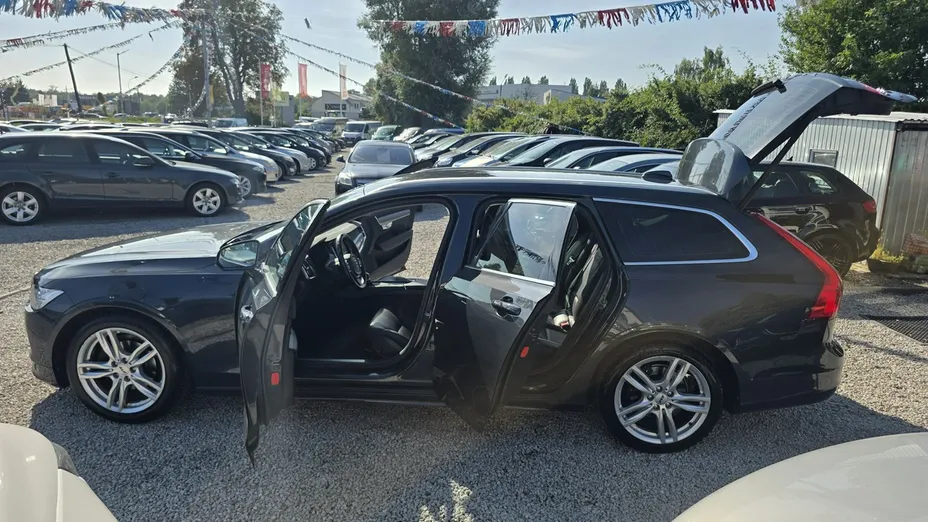 VOLVO V90 -