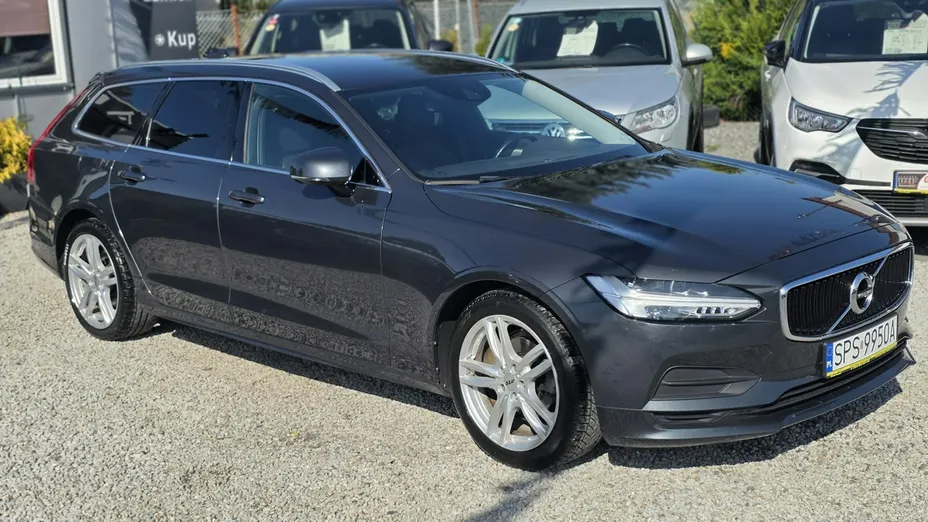 VOLVO V90 -