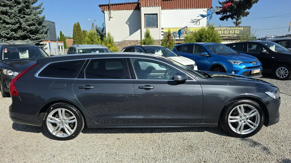 VOLVO V90 -