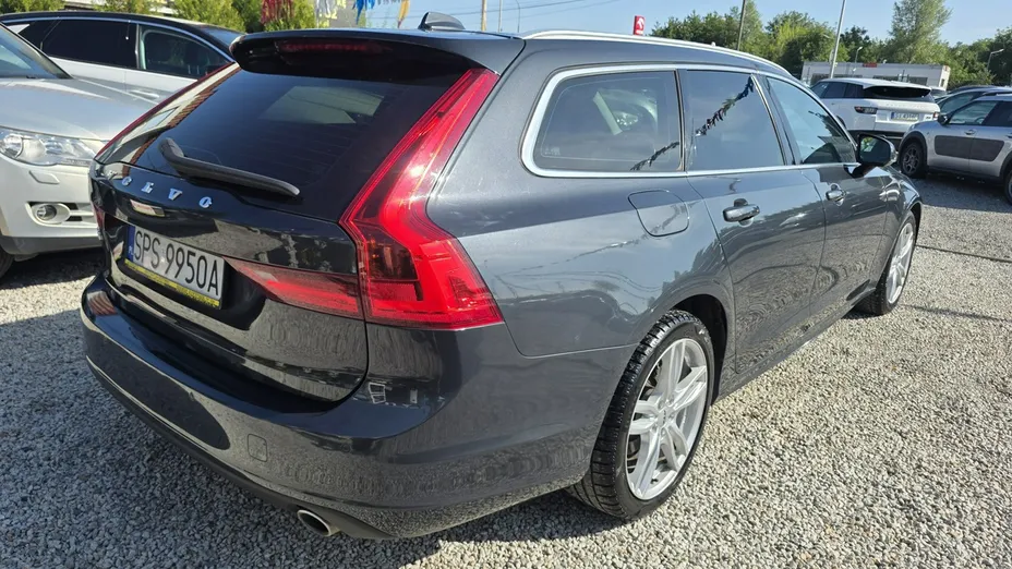 VOLVO V90 -