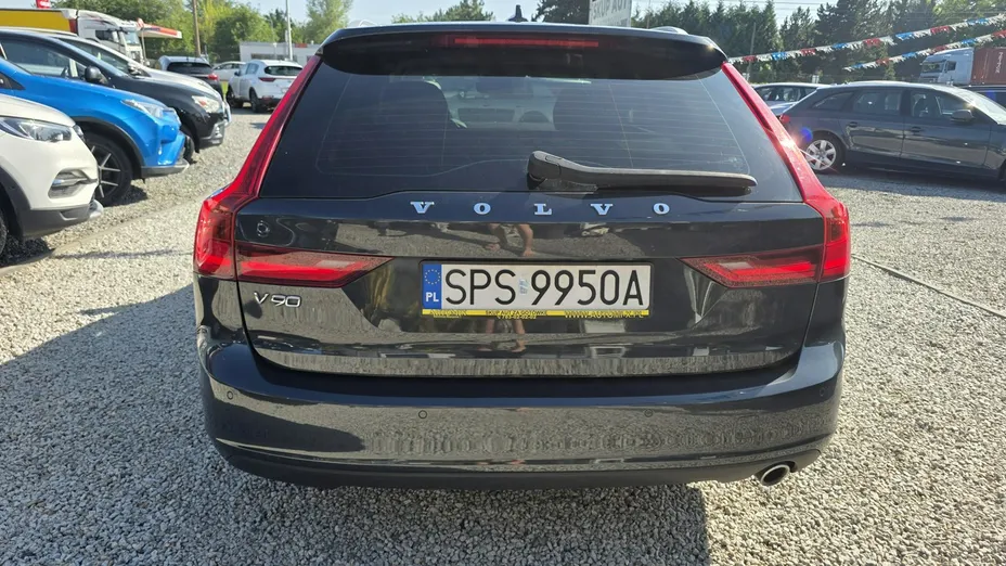 VOLVO V90 -