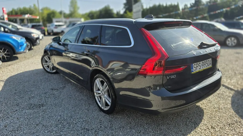 VOLVO V90 -