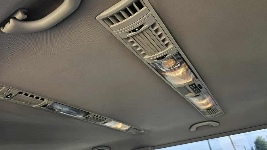 VOLKSWAGEN Caravelle -