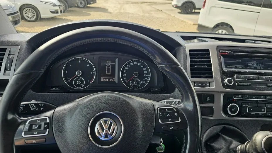 VOLKSWAGEN Caravelle -