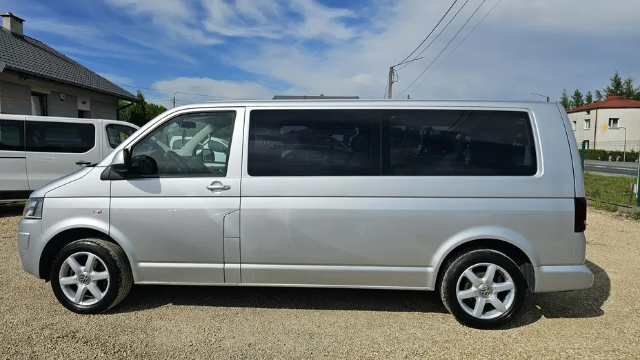 VOLKSWAGEN Caravelle -