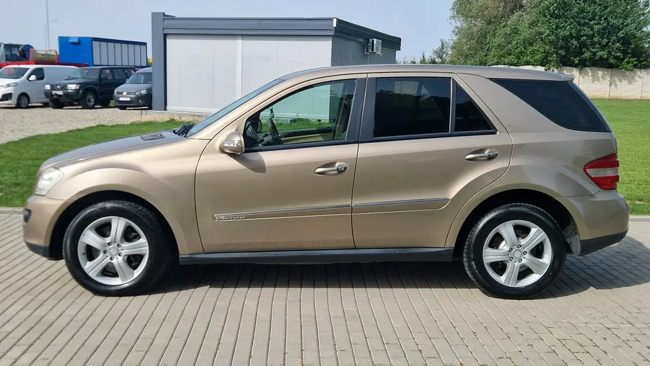 MERCEDES-BENZ ML -