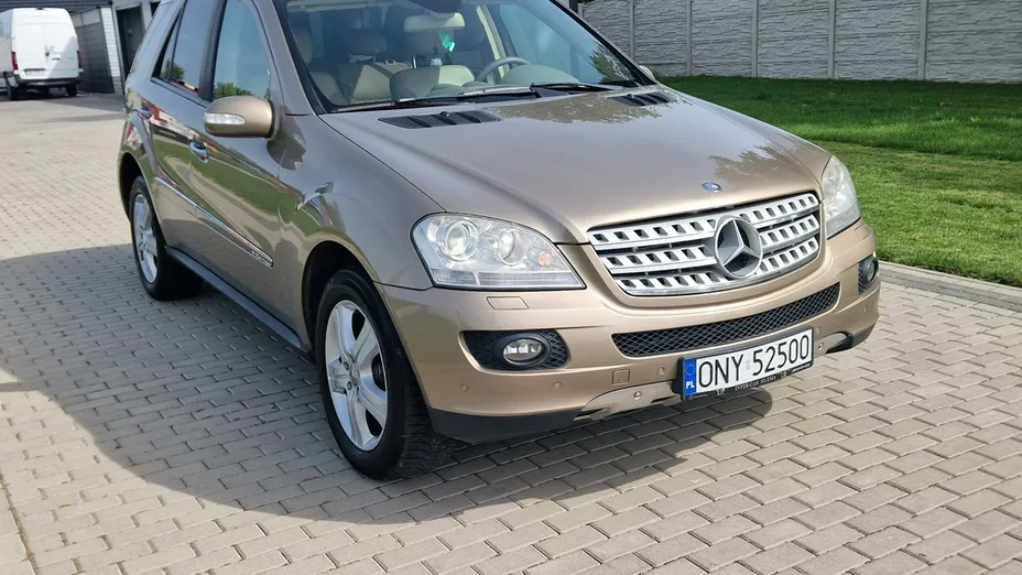 MERCEDES-BENZ ML -
