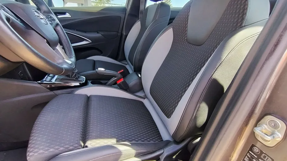 OPEL Crossland X -