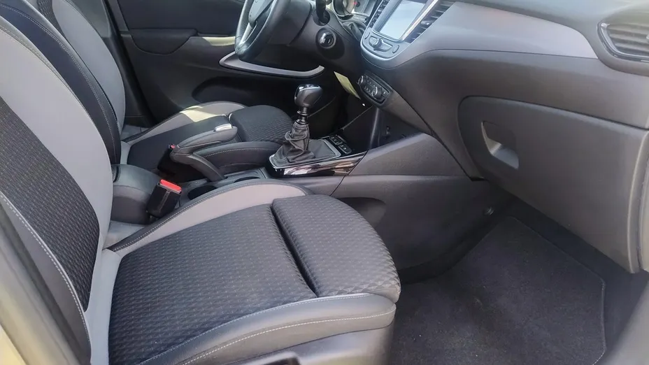 OPEL Crossland X -