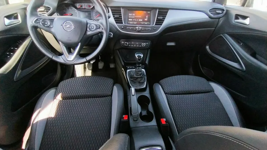 OPEL Crossland X -