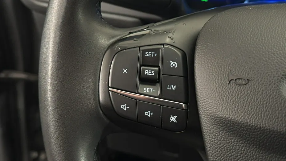 FORD Kuga -