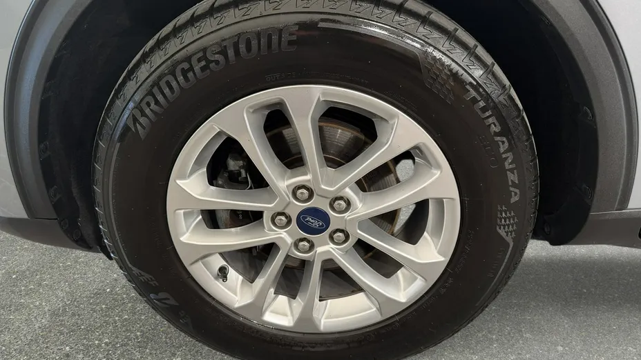 FORD Kuga -