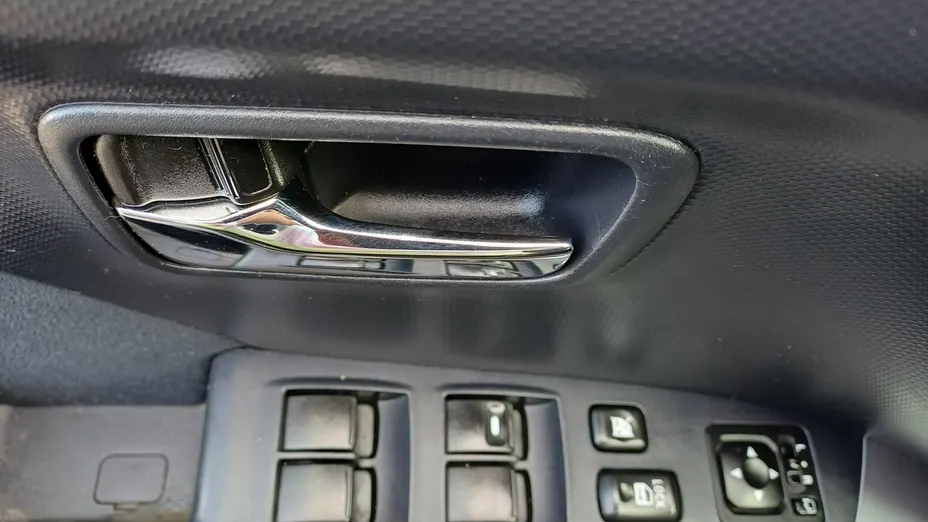 MITSUBISHI Outlander -