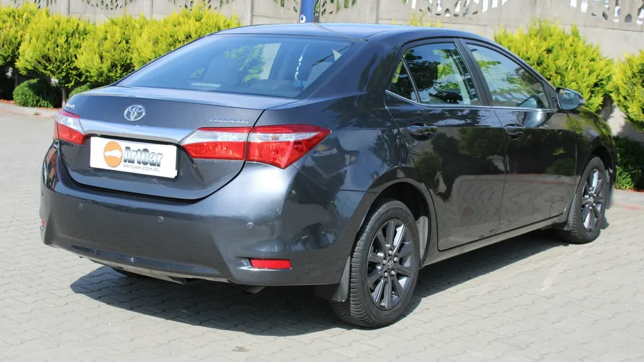 TOYOTA Corolla -
