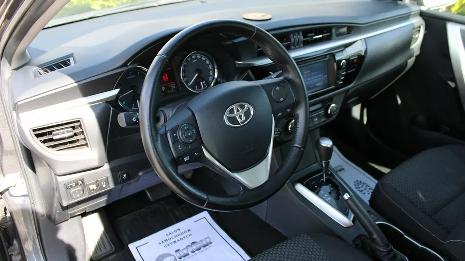 TOYOTA Corolla -