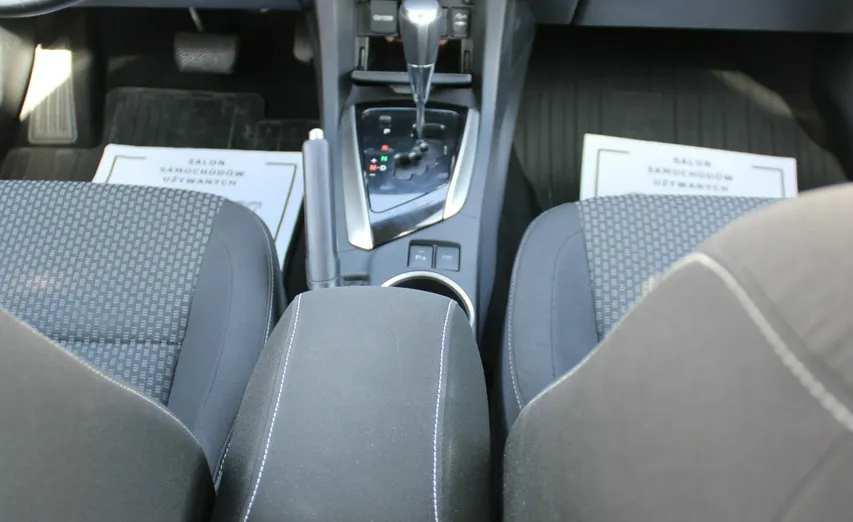 TOYOTA Corolla -