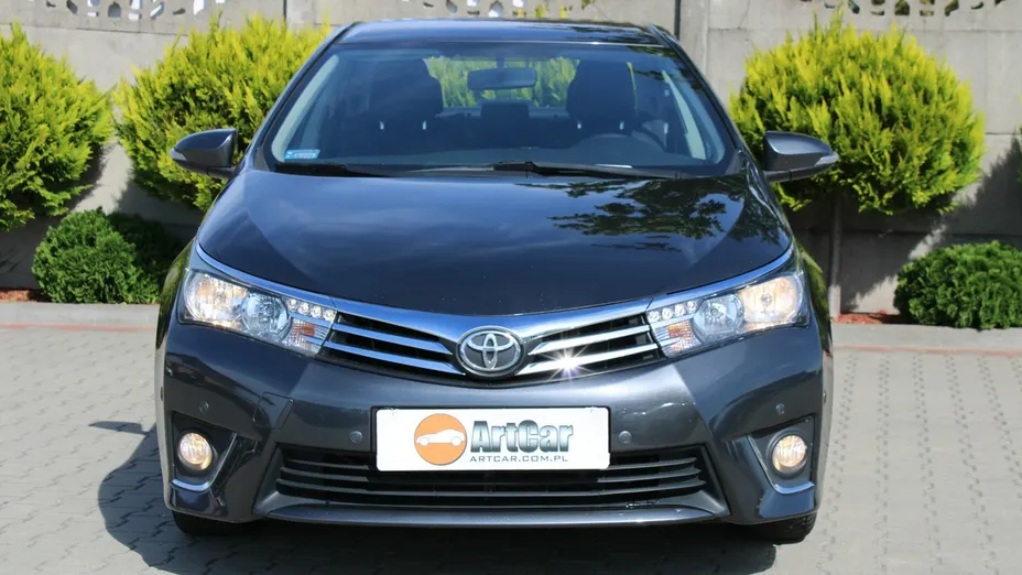 TOYOTA Corolla -