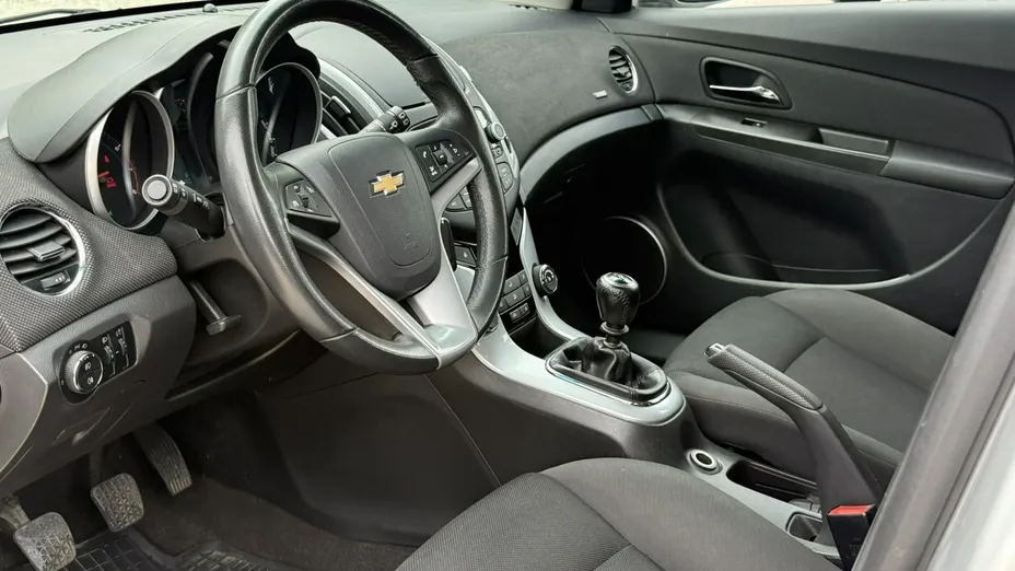 CHEVROLET Cruze -