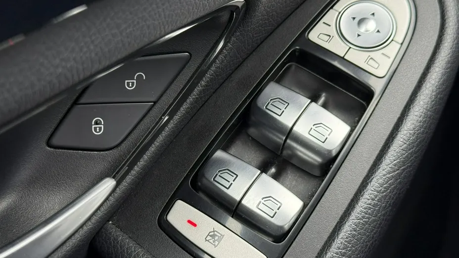 MERCEDES-BENZ C Klasa -