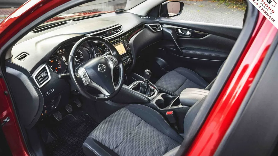 NISSAN Qashqai -