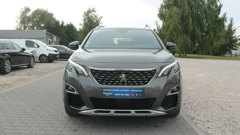 PEUGEOT 5008 -