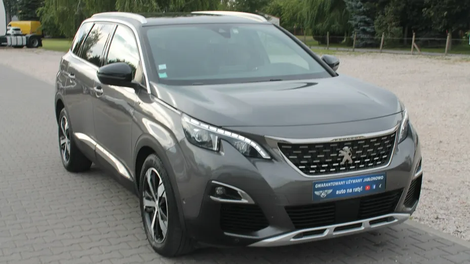 PEUGEOT 5008 -