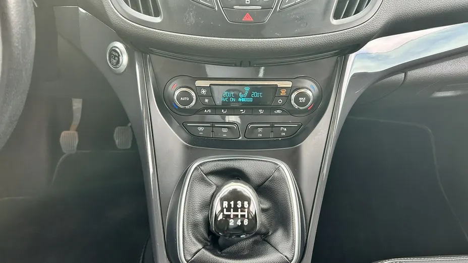 FORD Kuga -