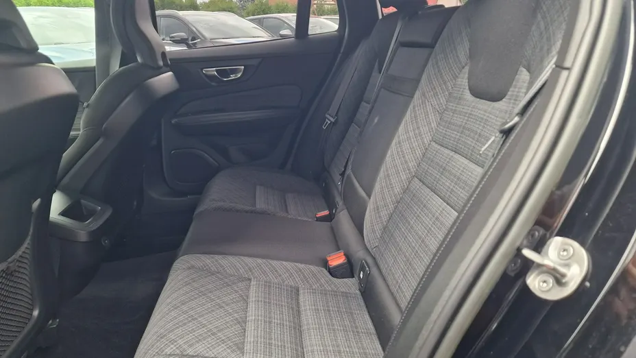 VOLVO V60 -