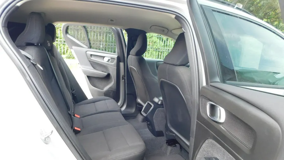 VOLVO XC40 -