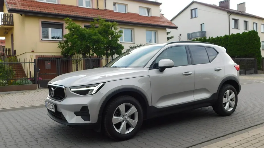 VOLVO XC40 -