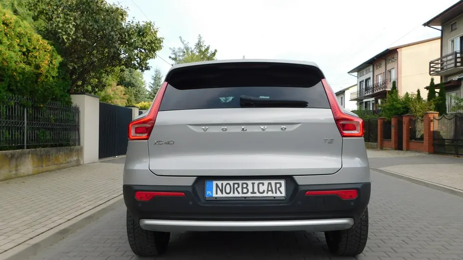 VOLVO XC40 -
