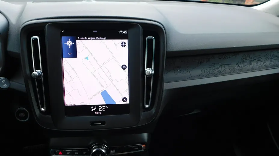 VOLVO XC40 -