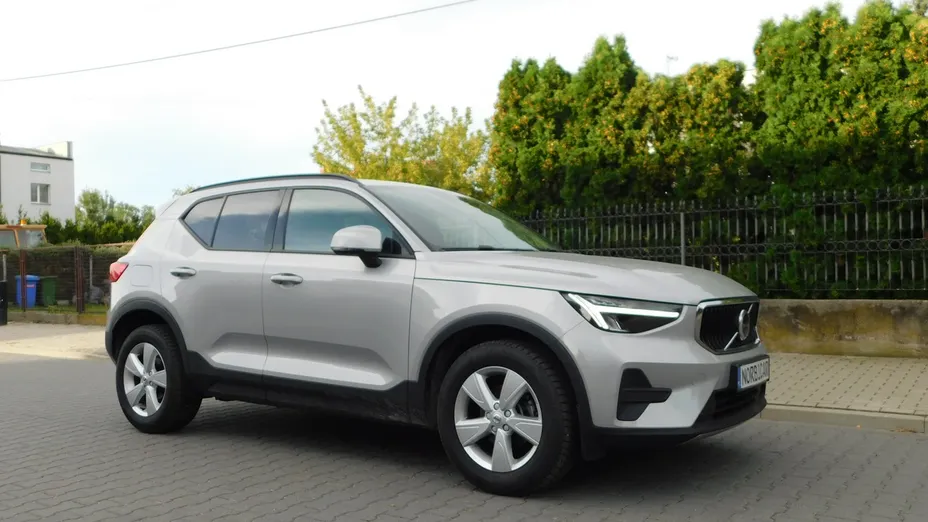 VOLVO XC40 -