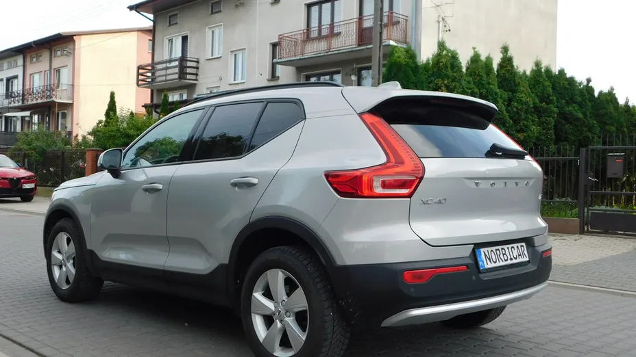 VOLVO XC40 -