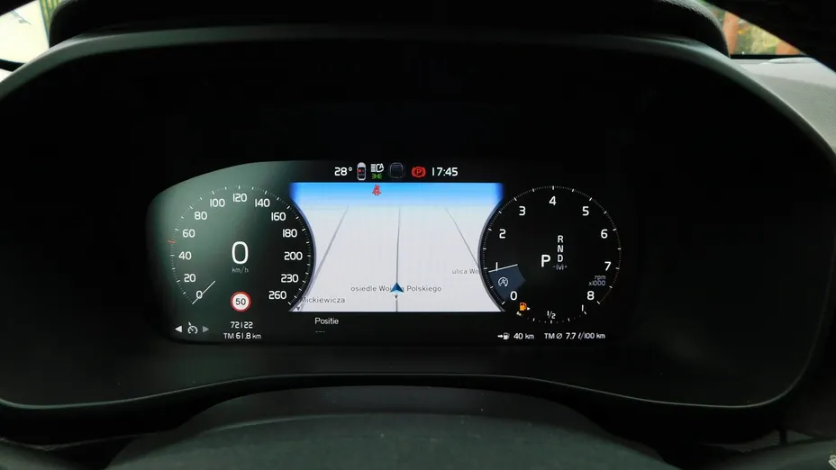 VOLVO XC40 -