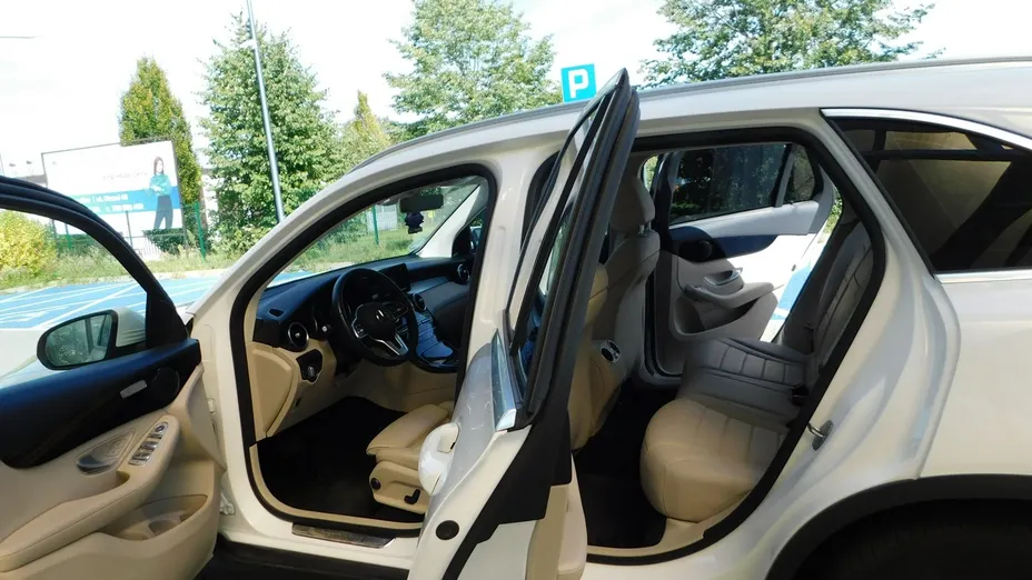 MERCEDES-BENZ GLC -