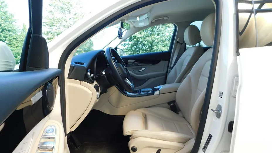 MERCEDES-BENZ GLC -