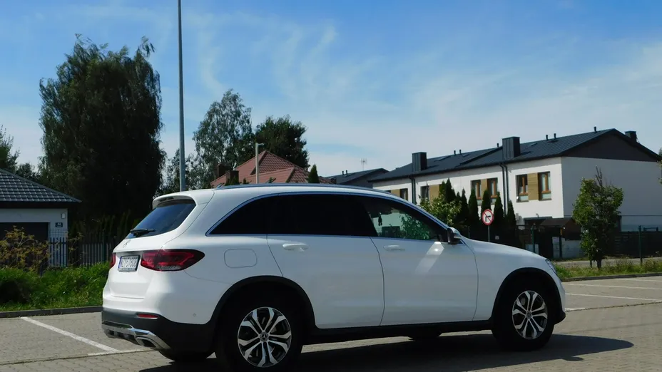 MERCEDES-BENZ GLC -