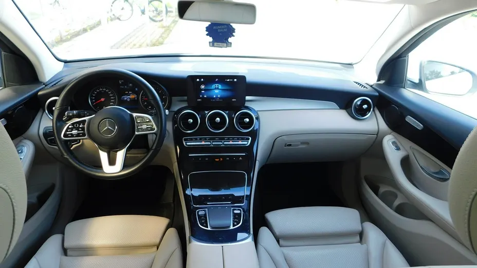 MERCEDES-BENZ GLC -