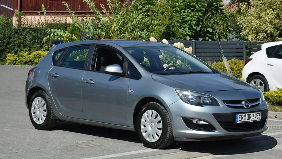 OPEL Astra -