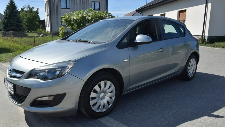 OPEL Astra -