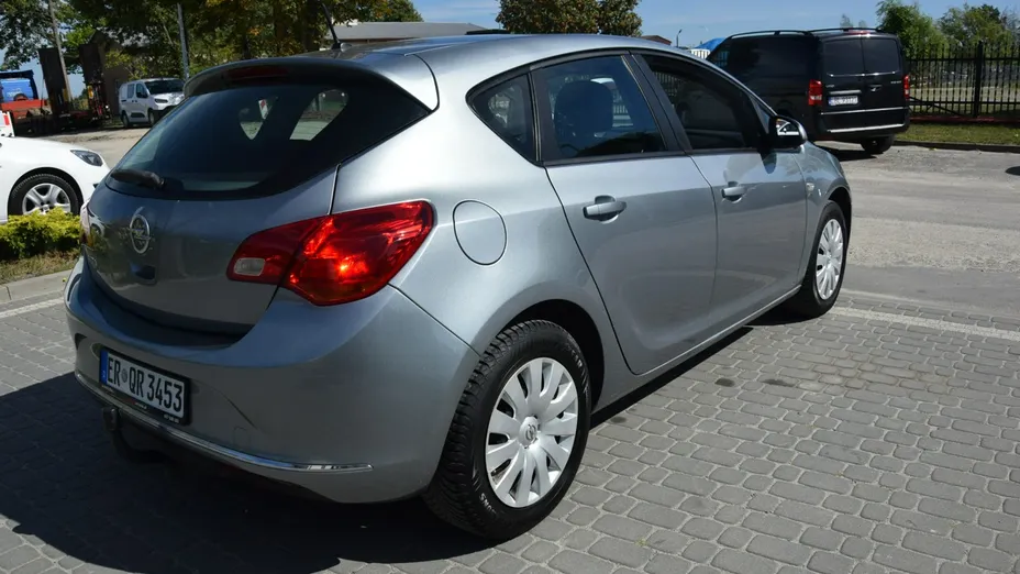 OPEL Astra -