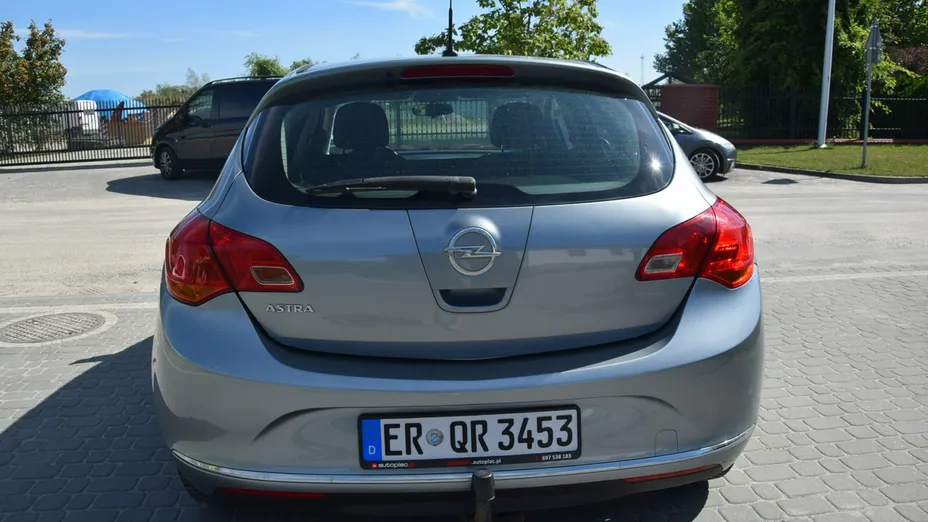 OPEL Astra -