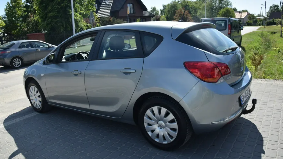 OPEL Astra -